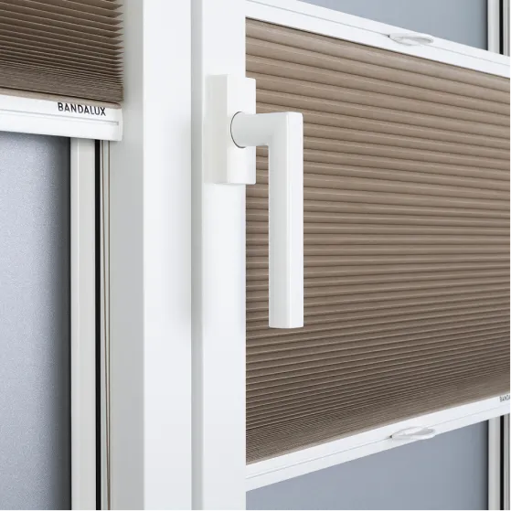 03-Glass-Fit-Pleat-slider